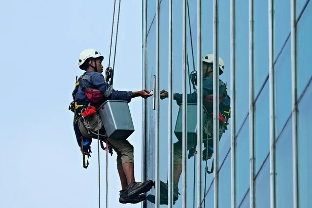 Glasreinigung & Fenster reinigen Glas & Fenster & Wintergarten reinigen für Gewerbe, Privat